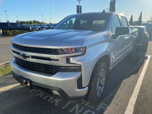 Used 2021 Chevrolet Silverado 1500 RST image 2