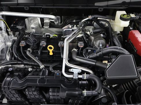 New 2025 Mitsubishi Outlander SE image 23