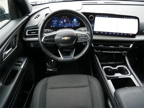 Certified 2025 Chevrolet Traverse LT image 11