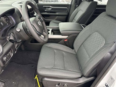 New 2026 RAM 1500 4x4 Crew Cab image 8