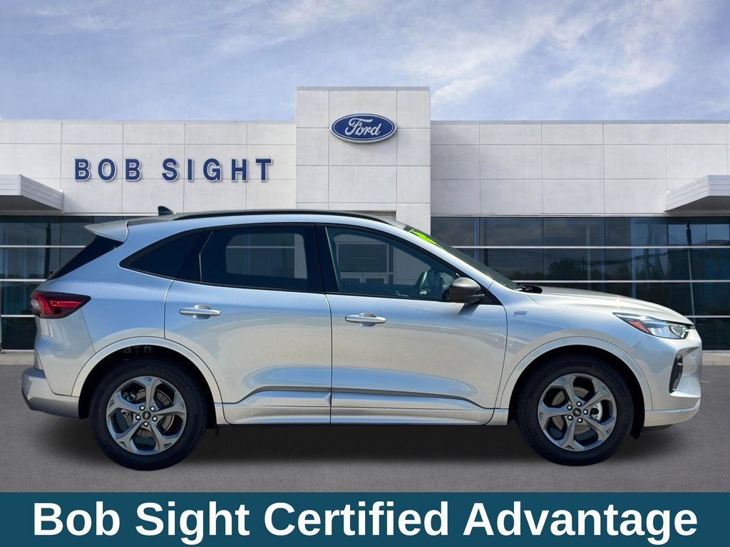 Used 2024 Ford Escape ST-Line w/ Tech Pack #1 FWD image 4
