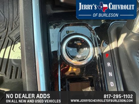 Used 2025 Chevrolet Colorado LT w/ LT Convenience Package AWD/4WD image 16