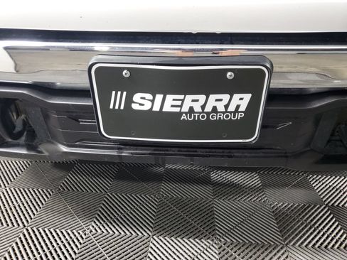 Used 2025 GMC Sierra 1500 SLT RWD image 10