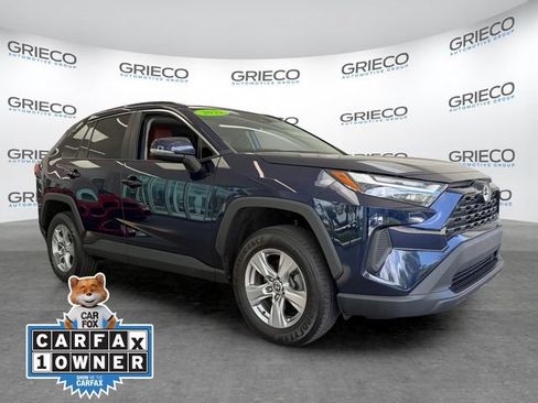 Used 2022 Toyota RAV4 XLE w/ Convenience Package FWD image 1