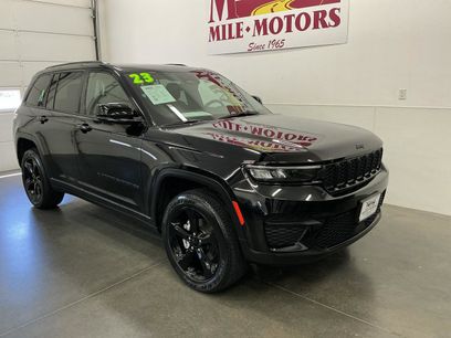 Used 2023 Jeep Grand Cherokee Altitude