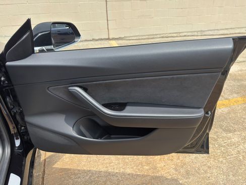 Used 2018 Tesla Model 3 Long Range RWD image 41