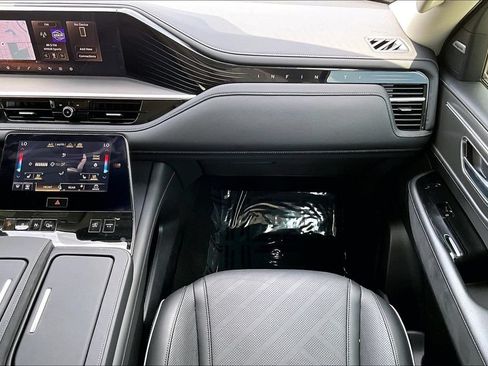 Certified 2025 INFINITI QX80 Luxe AWD/4WD image 25