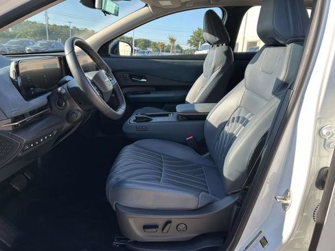 Used 2023 Nissan Ariya AWD/4WD image 13
