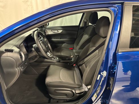 Certified 2023 Kia Forte LXS FWD image 3