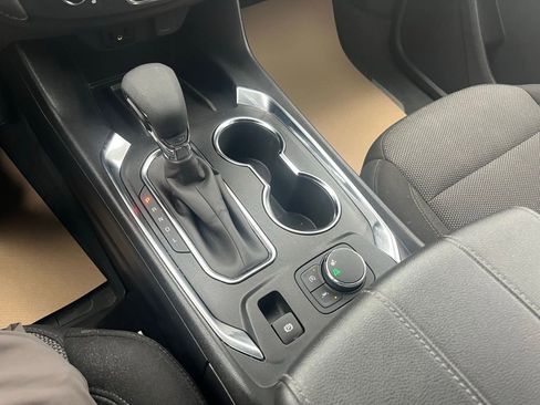 Used 2023 Chevrolet Traverse LT image 21