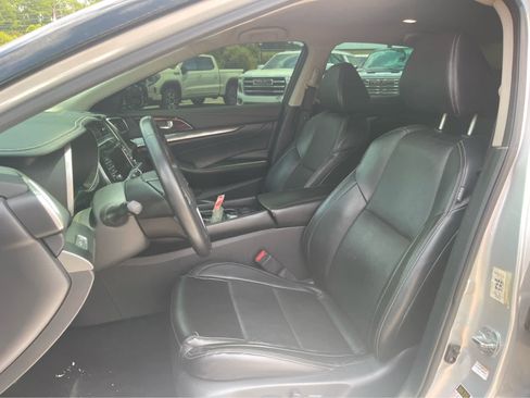 Used 2021 Nissan Maxima 3.5 SV w/ Floor Mat Group FWD image 14
