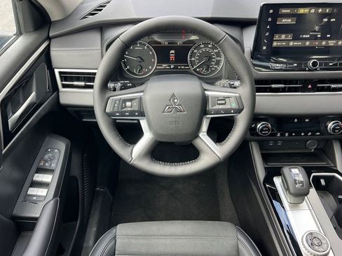 New 2026 Mitsubishi Outlander AWD image 15
