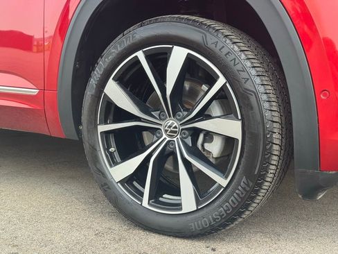 Used 2025 Volkswagen Atlas Cross Sport SEL Premium R-Line image 28