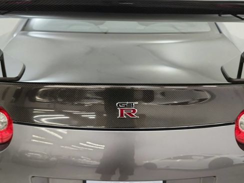 Used 2011 Nissan GT-R Premium AWD/4WD image 34