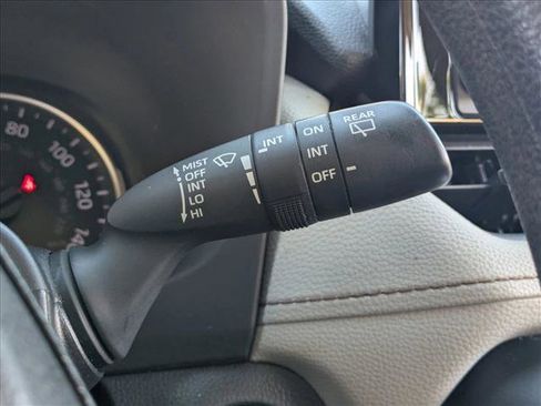 Used 2021 Toyota RAV4 XLE w/ Convenience Package image 11