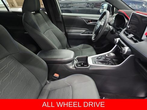 Used 2023 Toyota RAV4 SE w/ Convenience Package AWD/4WD image 10