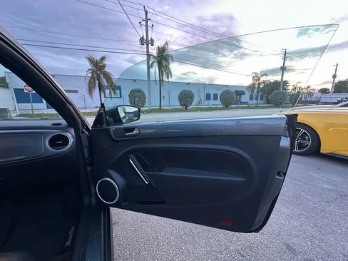 Used 2017 Volkswagen Beetle 1.8T SE image 12