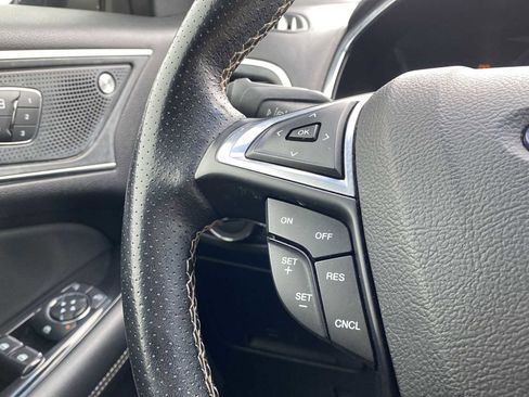 Used 2019 Ford Edge ST image 31