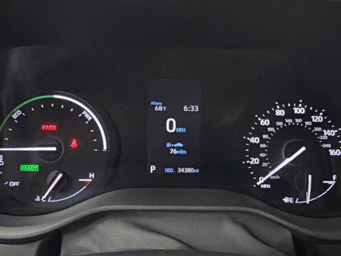 Used 2023 Toyota Sienna XLE FWD image 25