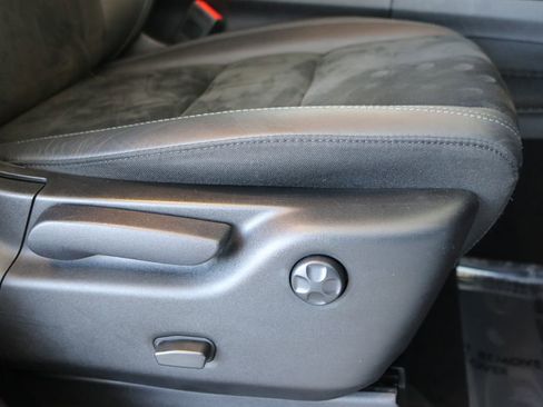 Used 2022 Dodge Durango GT image 38