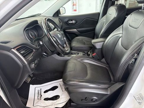 Used 2020 Jeep Cherokee Latitude Lux w/ Comfort/Convenience Group AWD/4WD image 15