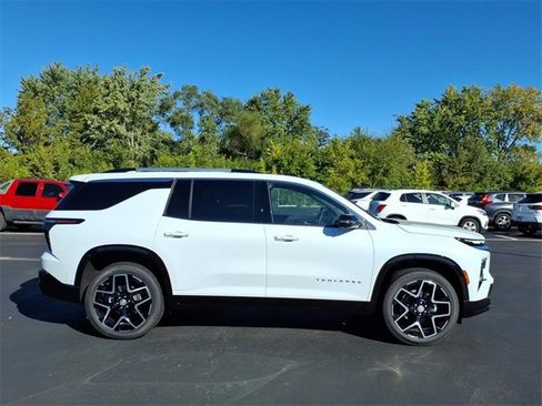 New 2026 Chevrolet Traverse High Country w/ LPO, Floor Liner Package image 2