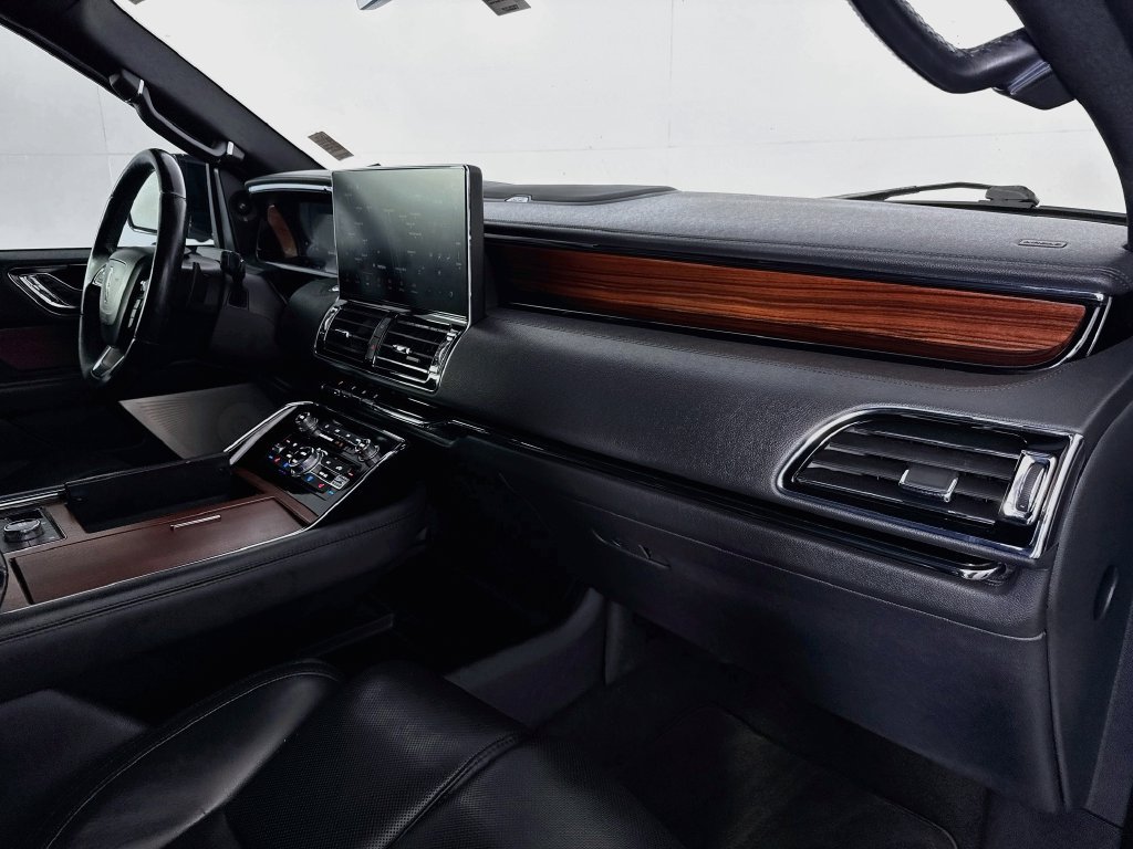 Used 2022 Lincoln Navigator Reserve RWD image 31