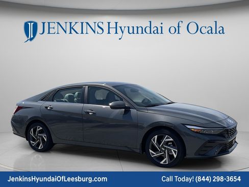 New 2026 Hyundai Elantra Limited FWD image 2