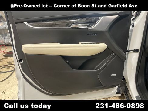 Used 2023 Cadillac XT6 Sport w/ Technology Package AWD/4WD image 15