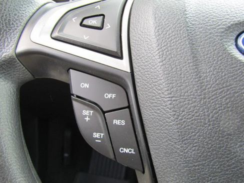 Used 2020 Ford Fusion SE AWD/4WD image 21