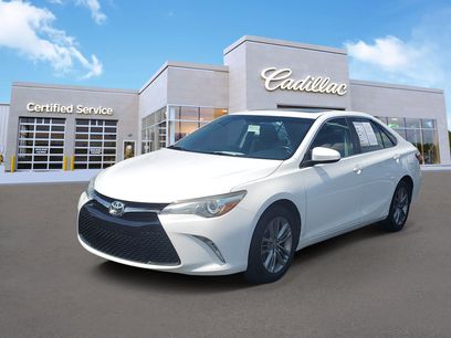 Used 2015 Toyota Camry SE w/ Moonroof Package