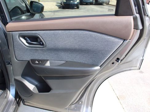 Used 2023 Nissan Rogue S image 22