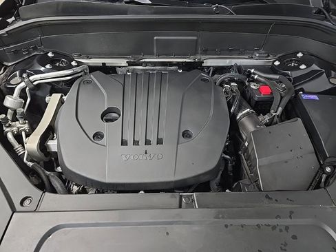 Used 2024 Volvo XC90 B5 Plus image 13