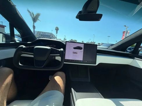 Used 2025 Tesla Model X Plaid AWD/4WD image 9