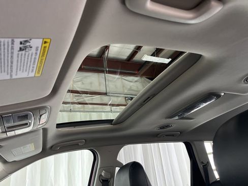 Used 2023 Kia Telluride S w/ S Sunroof Package AWD/4WD image 3
