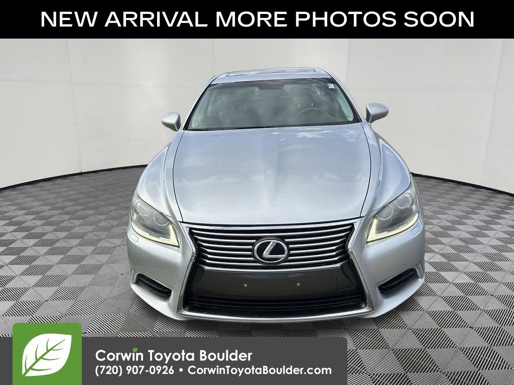 Used 2013 Lexus LS 460 AWD w/ Comfort Pkg image 2