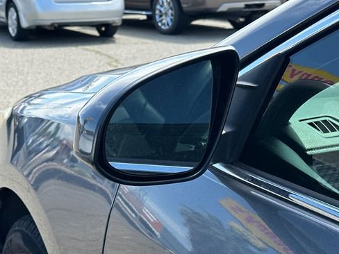 Used 2014 Toyota Camry SE FWD image 8