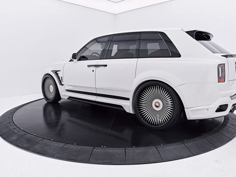 Used 2026 Rolls-Royce Cullinan AWD/4WD image 21