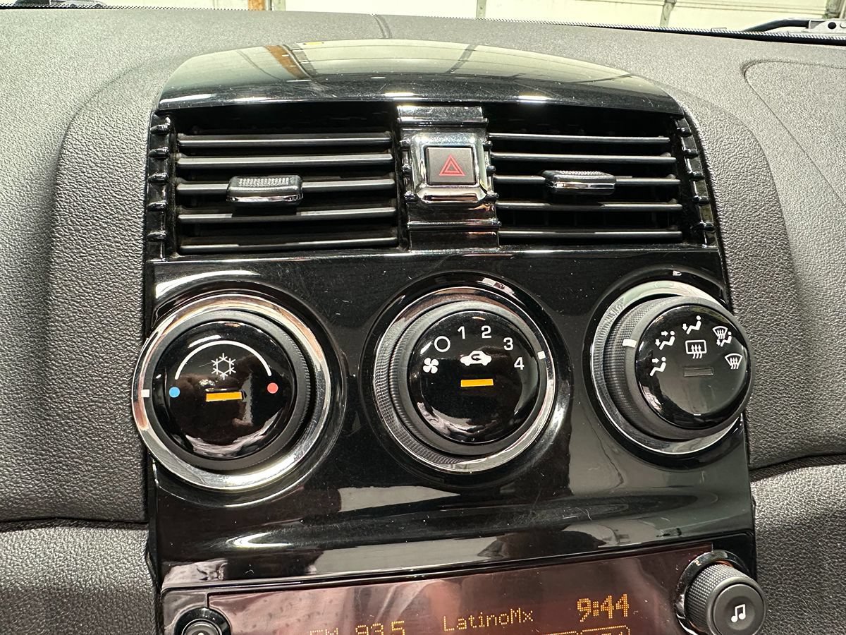 Used 2008 Saturn Sky Red Line RWD image 21
