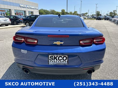 Used 2021 Chevrolet Camaro LT image 4