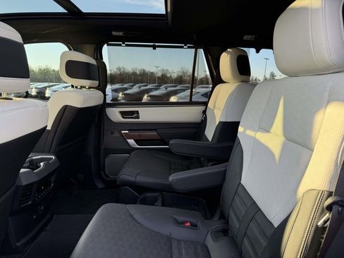 Used 2025 Toyota Sequoia Capstone image 18