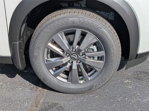 New 2025 Nissan Pathfinder SV image 23