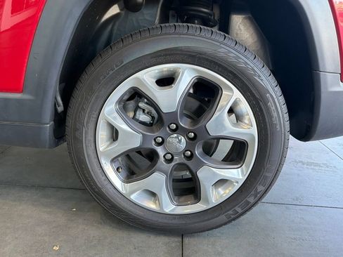 Used 2020 Jeep Compass Limited w/ Rear Convenience Group AWD/4WD image 15