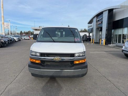 Used 2025 Chevrolet Express 2500 w/ Driver Convenience Package RWD image 2