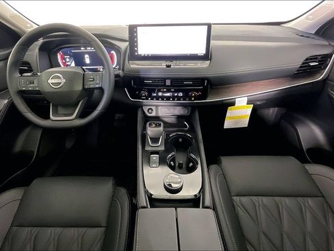 New 2026 Nissan Rogue Platinum w/ Platinum Premium Package AWD/4WD image 2