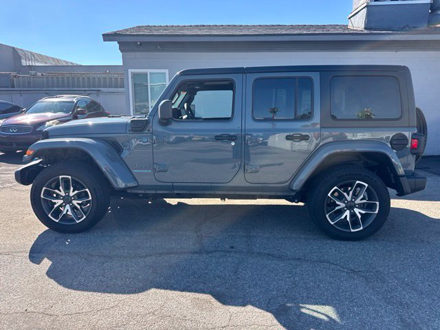 Used 2024 Jeep Wrangler Unlimited w/ Convenience Group AWD/4WD image 8