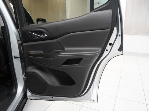 Used 2018 GMC Acadia SLT image 25