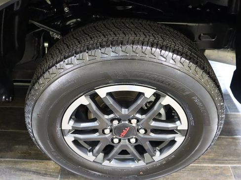 Used 2024 Toyota Tacoma TRD Sport image 32