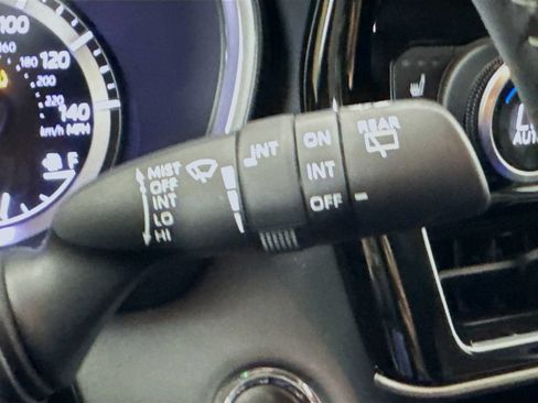 Used 2023 Toyota Highlander XLE FWD image 14