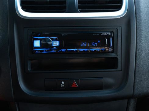 Used 2014 Dodge Avenger SE FWD image 29